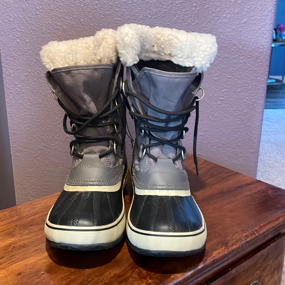 Sorel winter carnival snow boot